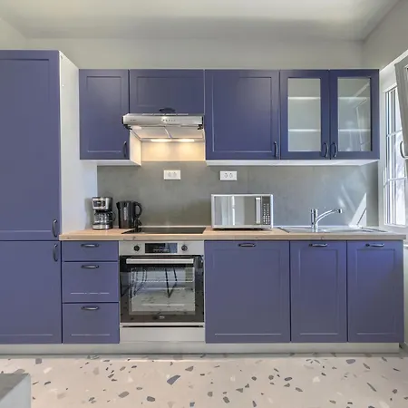 By Interhome