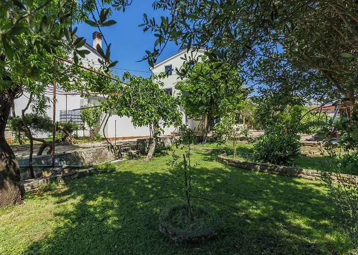 By Interhome Galizana