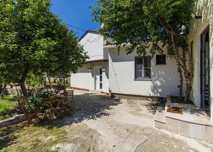 By Interhome Galizana